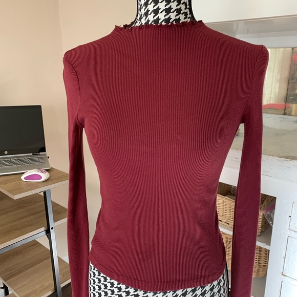 Long sleeve maroon shirt 💜 - Picture 1 of 14